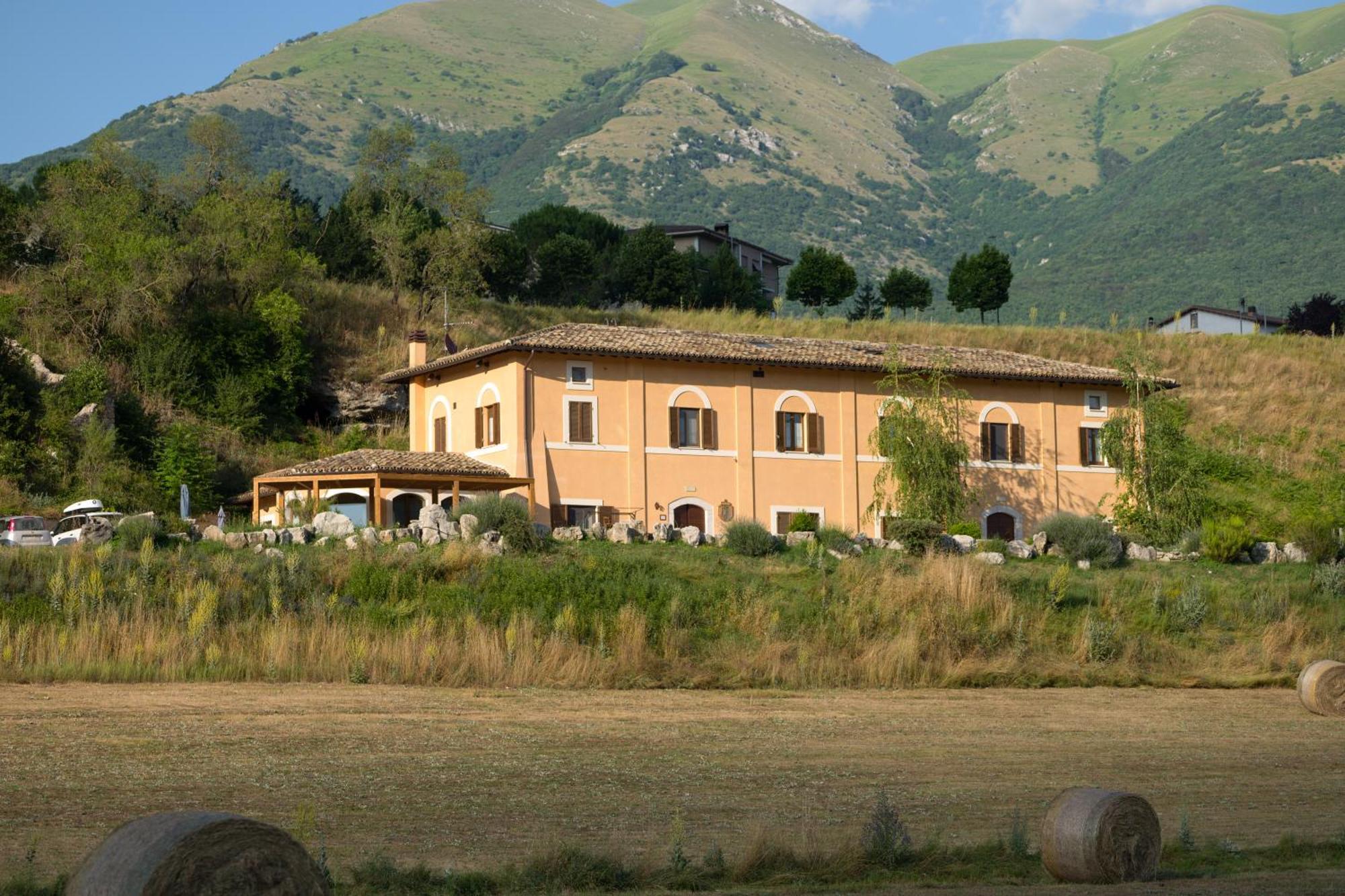 Il Casale San Martino Bed & Breakfast Norcia Dış mekan fotoğraf